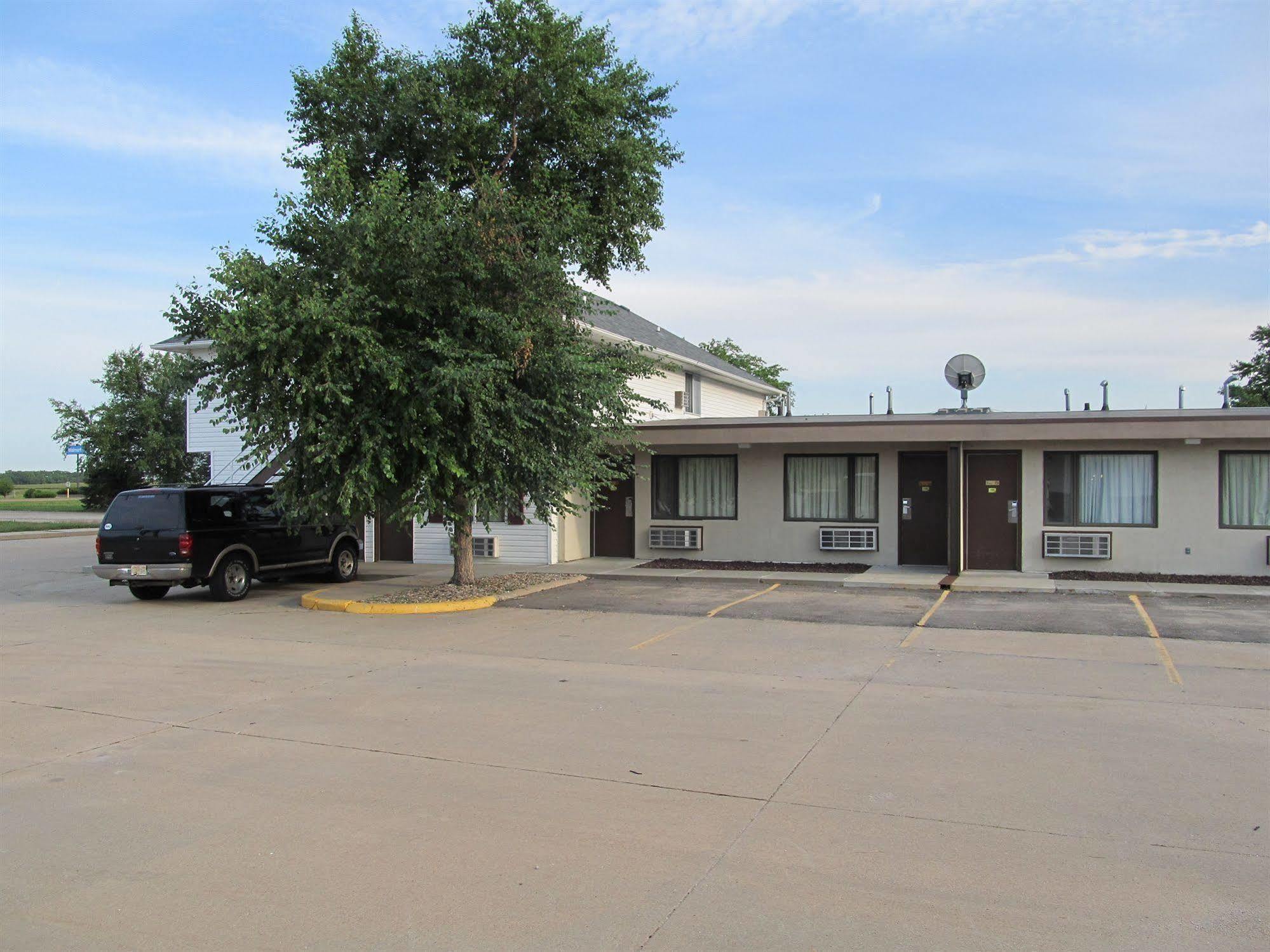 Sunset Inn And Suites Seward Exterior photo