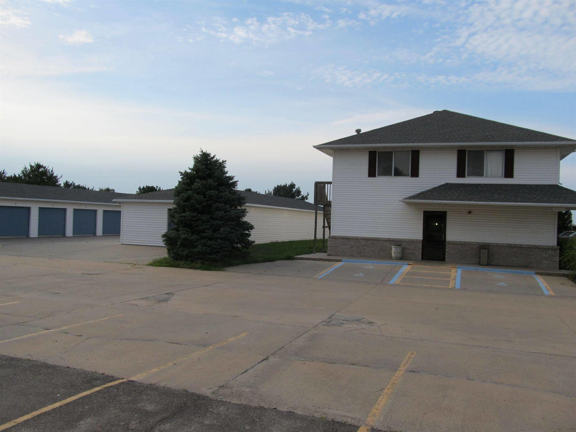 Sunset Inn And Suites Seward Exterior photo